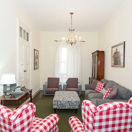 Grandma's House - Downtown *