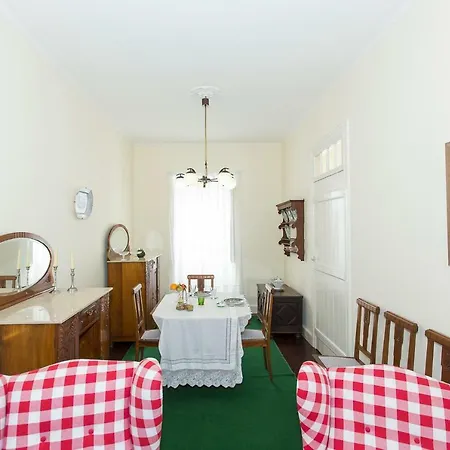 Grandma's House - Downtown *